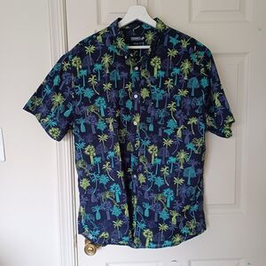 Trunks Surf And Swim Mens Shirt Size L  Short Sleeve Lightweight cotton